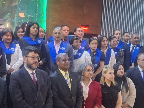 Colaboradores del INCABIDE se gradúan de  Diplomado de Derecho Administrativo